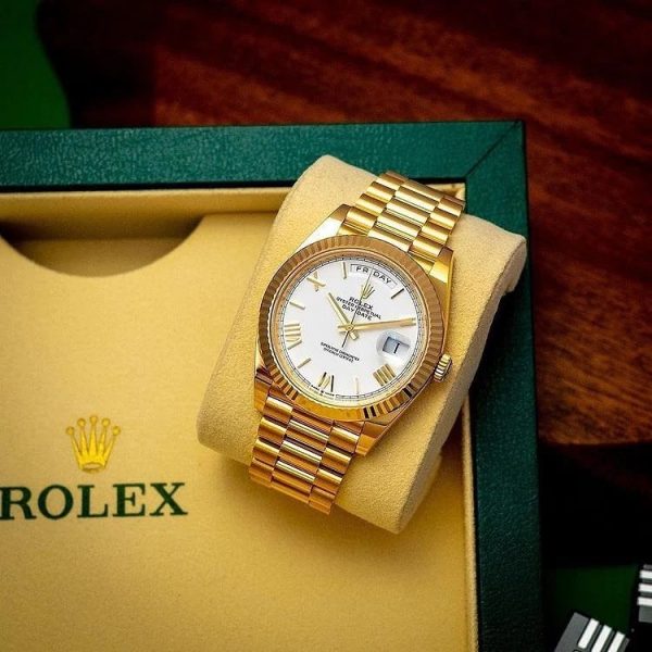 DAY-DATE 40MM President 18K Yellow Gold Silver Roman Dial - Image 9